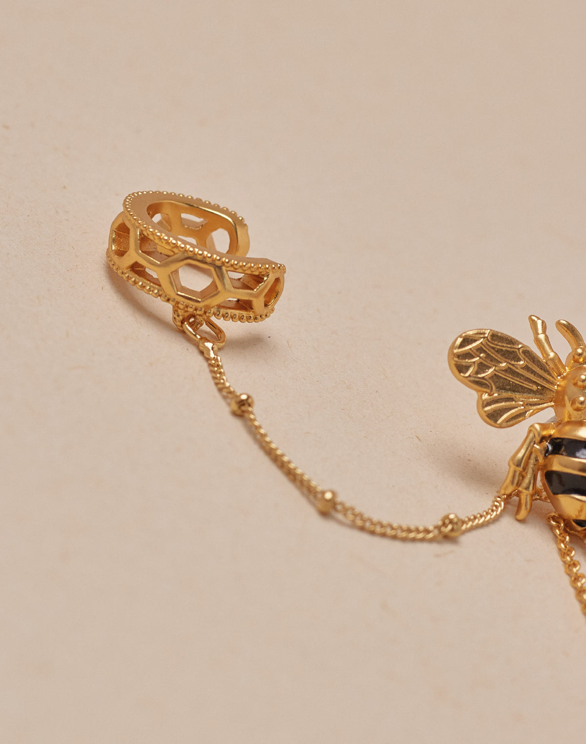 Aretes Queen Bee