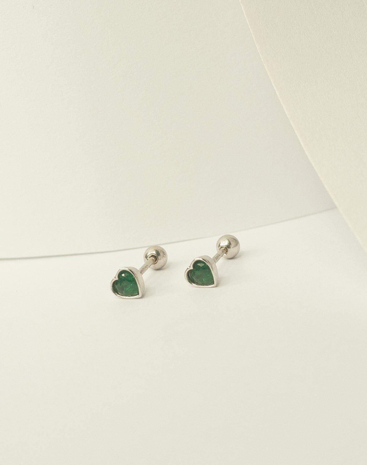 Aretes en Plata Zircon Corazón Emerald