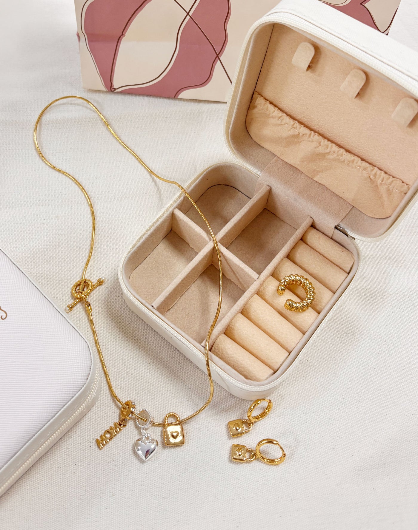 Joyero + Collar + Candongas + Earcuff