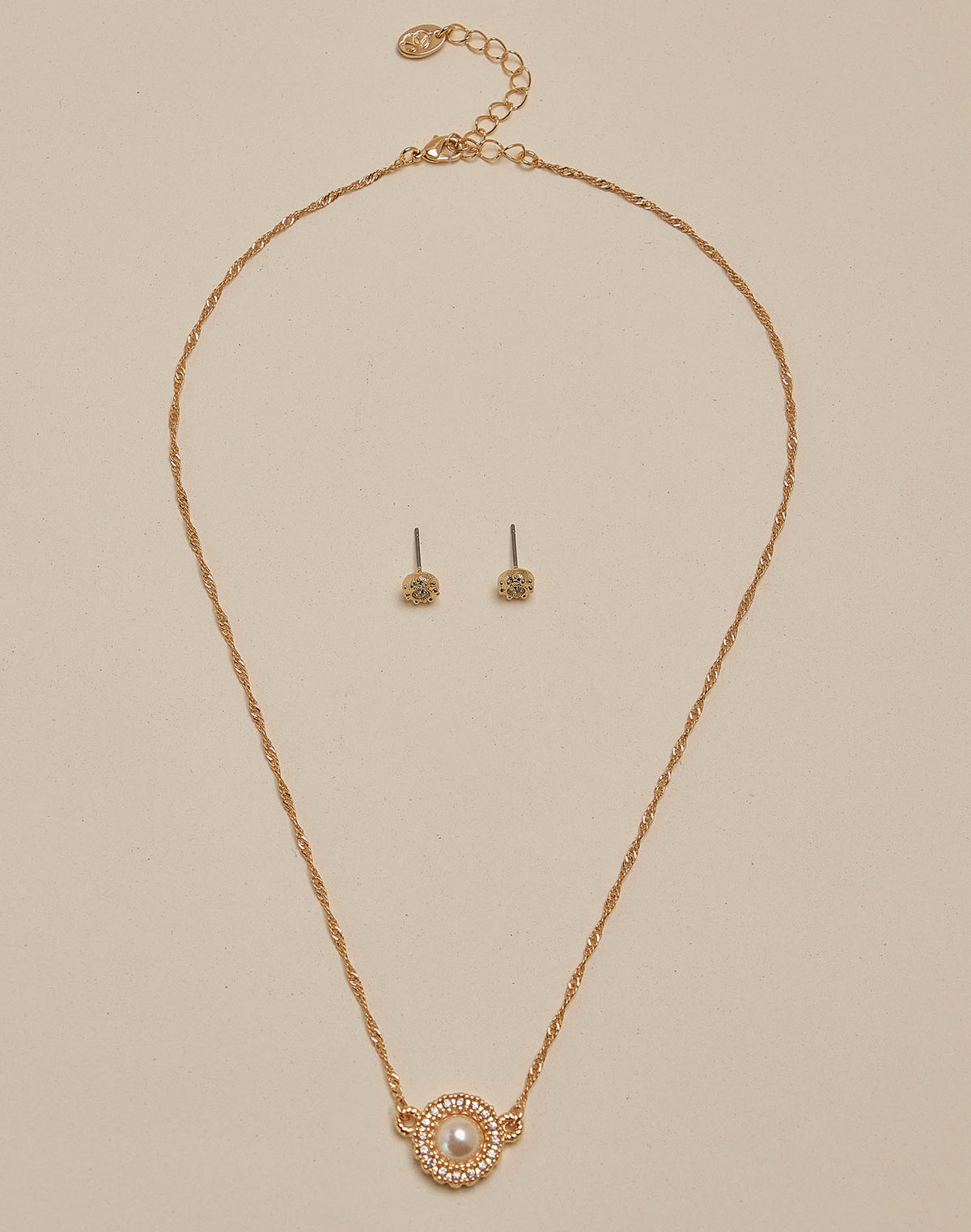 Set de Collar + Aretes Roma